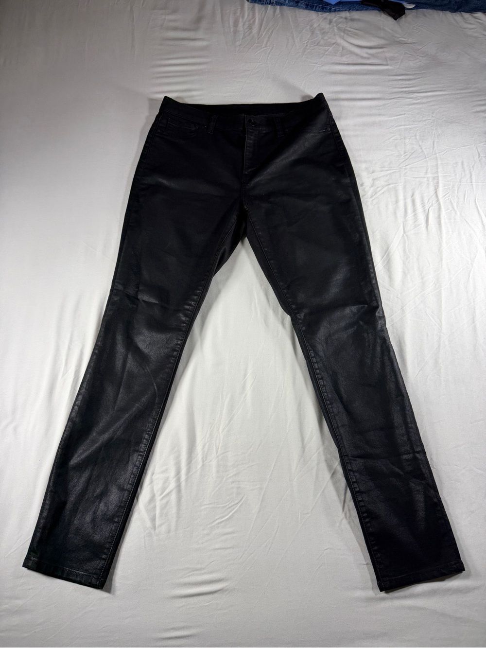 DKNY JEANS Women's Straight-Leg Jean/Jegging Size 30 Black Stretch Coated - Picture 2 of 7